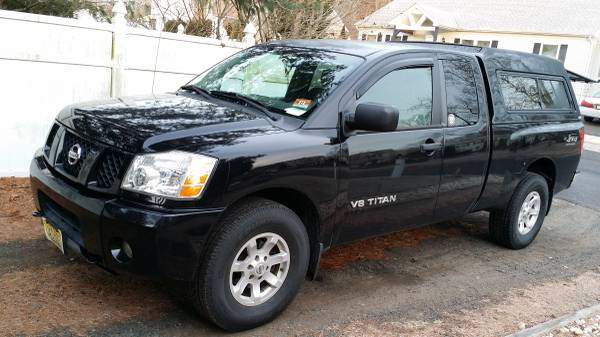 2005 Nissan Titan  low milage SLOD