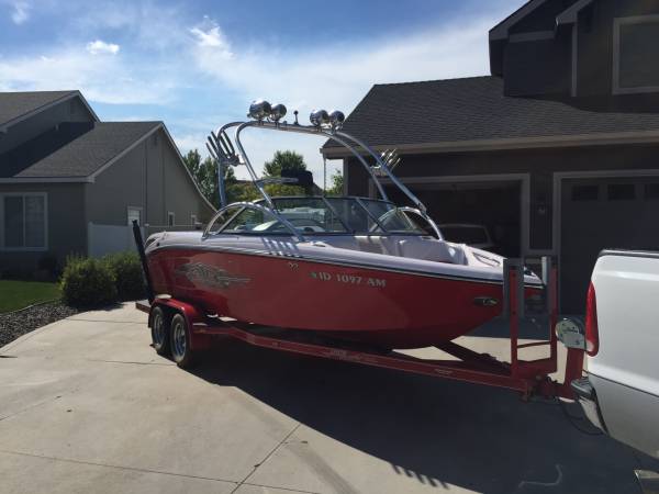 2006 Air Nautique SV 211 125hrs