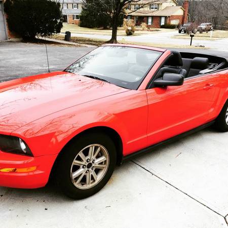 2008 convertible mustang