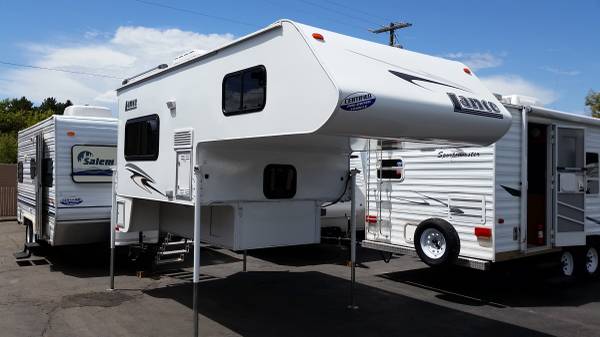 2008 Lance 815 Truck Camper