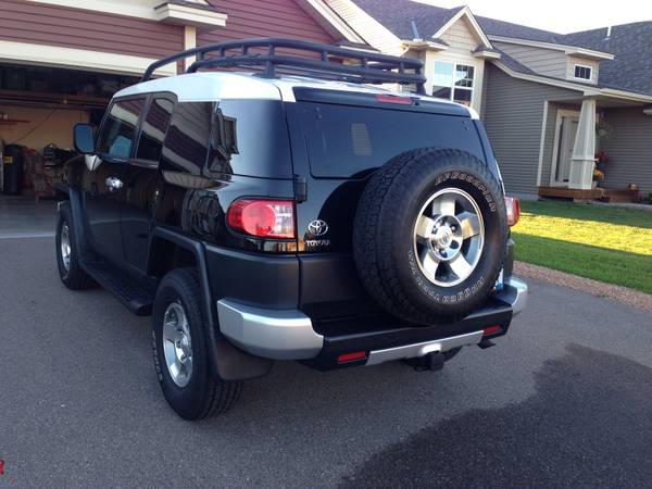 2008 Toyota FJ Cruiser Pristine Condition Lots of Add ons