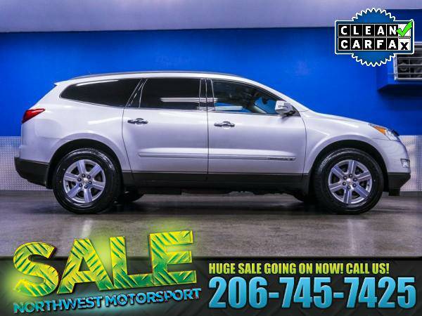 2009 Chevrolet Traverse LT AWD SUVSUVs 2 Owner Clean Carfax AWD SUV with