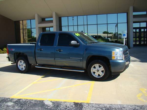 2009 Chevy LT Crew Cab 4x4 Z71     3 DAY  BACK