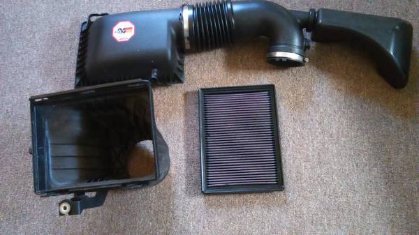 2009 Dodge Challenger stock intake with brand new kn air filter