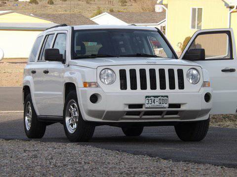 2009 Jeep Patriot FWD very nice 107,410 miles,close to 30 mpg