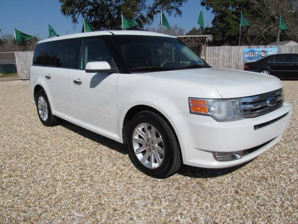 2010 Ford Flex SEL white, very clean, lower price. Must sell