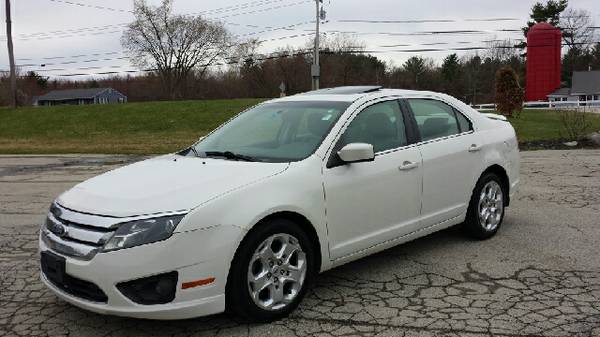 2010 ford fusion excellent condition MOON ROOF and SYNC
