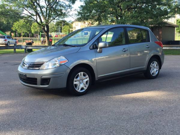 2011 Nissan Versa Hatchback