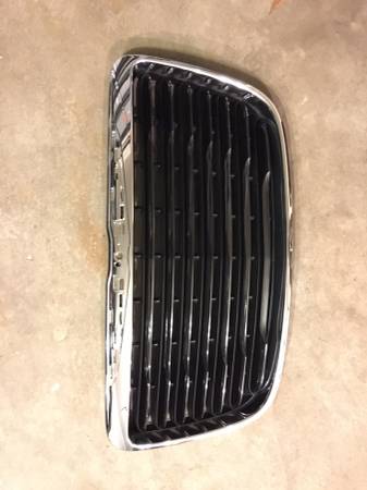 2012 Chrysler 300S Black Chrome Grille