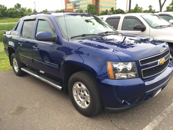2013 Chevrolet Avalanche LS (Only 24k Miles)