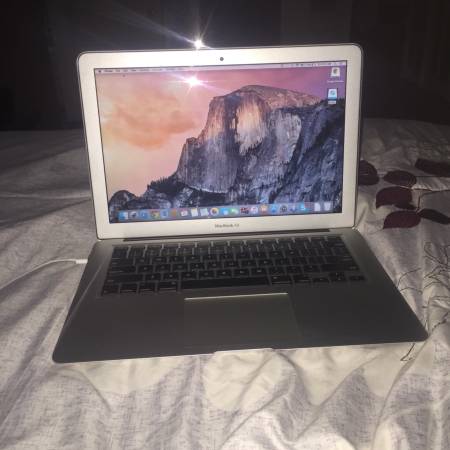 2013 perfect condition MacBook Air