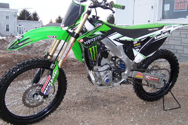 2014 KAWASAKI KX 250F  DIRT BIKE