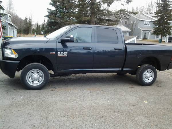 2014 RAM 2500 ST Crew Cab 4x4, original owner