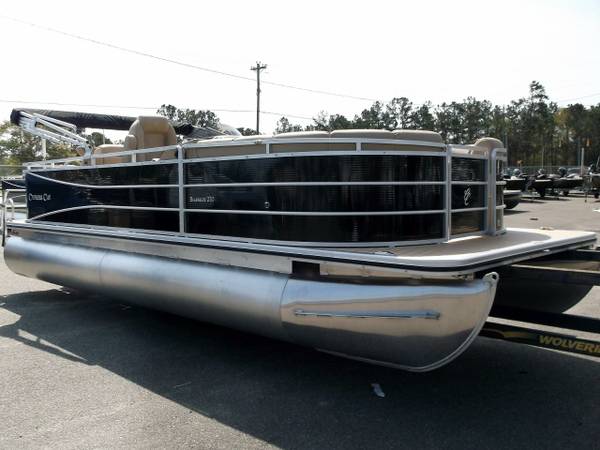 2015 Cypress Cay Seabreeze 230 Powered by Mercury 115hp four stroke (moncks corner)