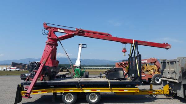20ft Truck Flatbed and 4T Crane