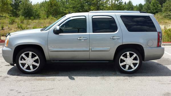 22 OEM CADILAC ESCALADE WHEELS GREAT CONDITION  2 NEW TIRES