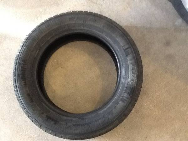 22565R17 Goodyear Viva Tire