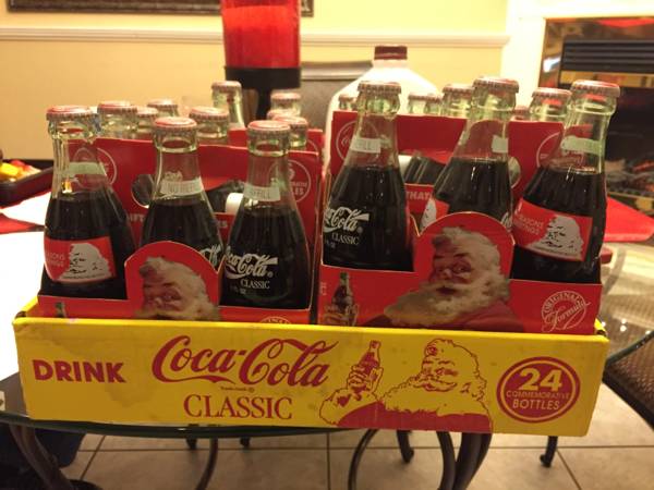 24 Coca Cola Santa Claus 1991 Commemorative bottles seasons greetings case of 6