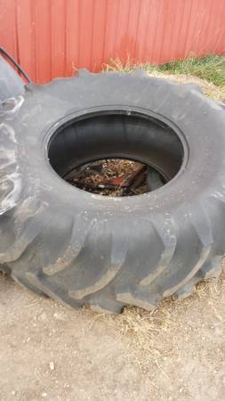 24.5 32 Combine Tire (Power Mark)