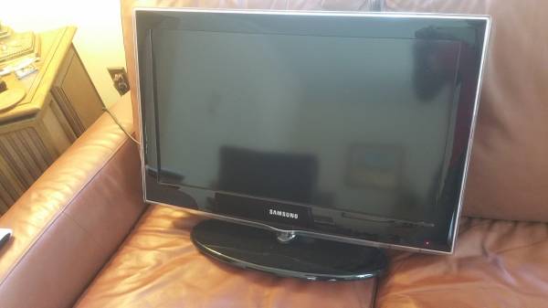 26 Samsung LCD Excellent Condition
