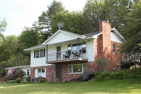 265000  Wonderful Home on nice 1 acre lot (Richmond)