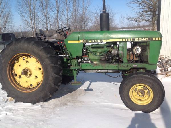 2940 John Deere Tractor