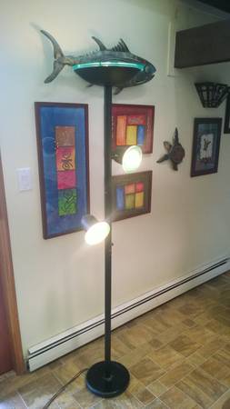 3 lamp torchiere, 6 tall, perfect condition