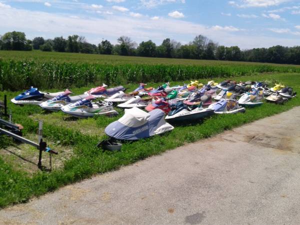32 Personal Watercraft For Parts (Greenfield, IN)