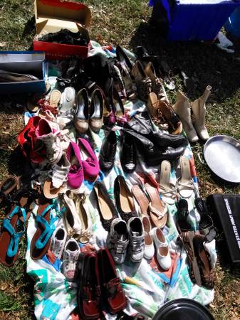 33 pairs of womens shoes most like new (Tacony ne phila)