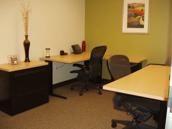 3676  GREAT TEAM WORK SPACE...With Many Benefits (725 Cool Springs Blvd.)