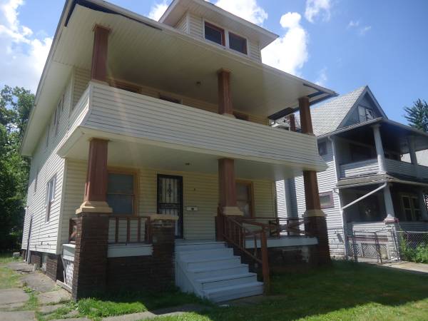 37000  Duplex with tenant (Cleveland)