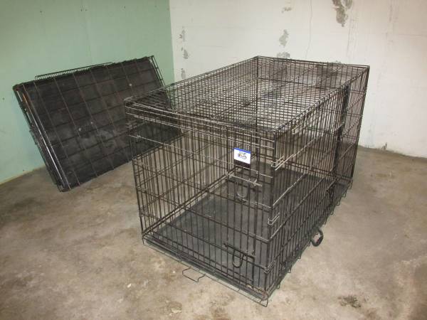 4 Metal dog crates sz XL and XXL (Grand Forks)