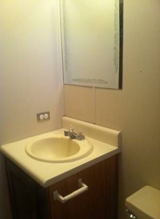 400  Room for Rent wbathroom amp Parking Space (Cedar Hill)