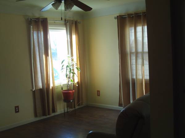 400  Room in Roseville for Rent (Meier Street)