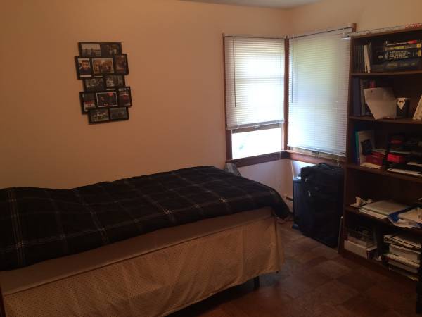 400  Roommate Wanted in Portland Close to Middletown (Portland, CT)