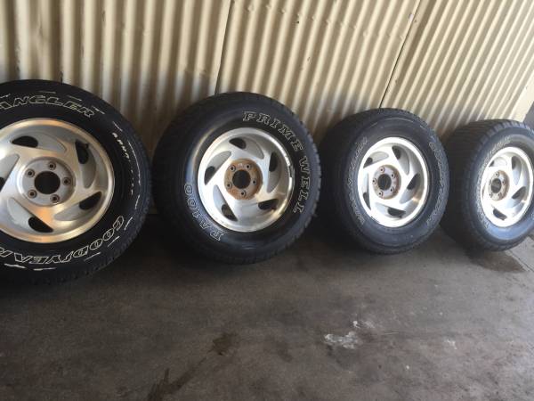 5 x 5.31  5 x 135 17 Stock F150 rims and tires 26570R17 Tires