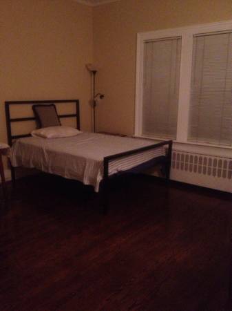 540  Furnished bedroom with everything included (New Britain)