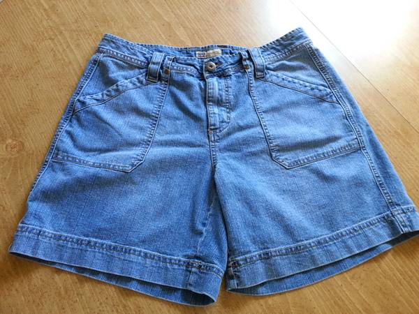 6 Missy Size 10 Jean Shorts
