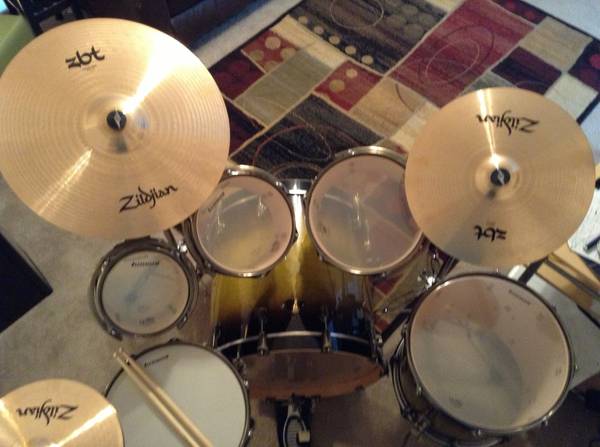 6 piece Ludwig Drumset