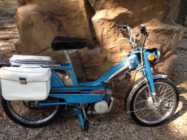 79 Motobecane Mobylette 50V, 876 miles, 2 seats, saddlebags, tool kit