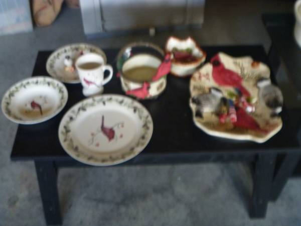 8 Piece setting Christmas Dishes