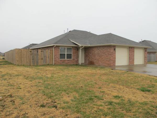 ISO HOME WITH 5  ACRES (nwa)
