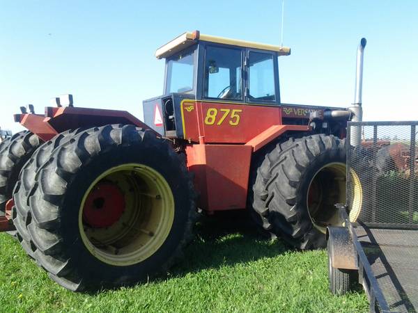 875 Versatile tractor, very good cond.