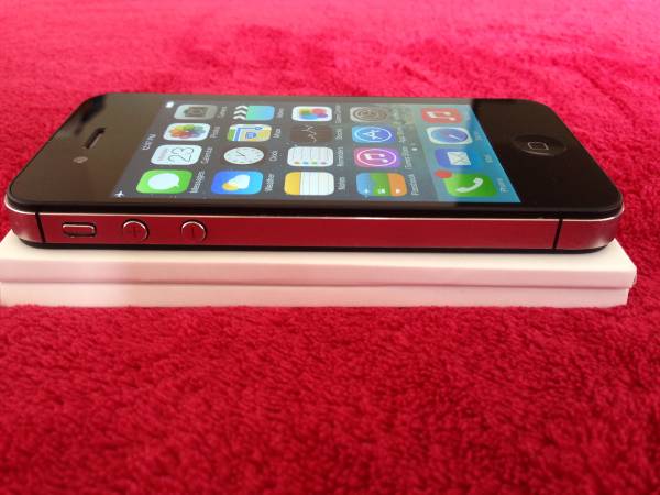 9733 iPhone 4S (16gb) Factory Unlocked