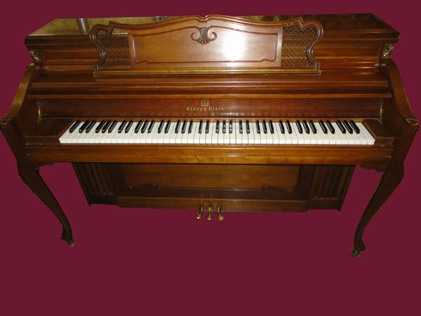 97339733 Stunning Upright Story and Clark Console Piano