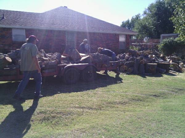 98199819NEED A PLACE TO DUMP YOUR FIREWOOD LOGS98199819 (sw okcmoore)