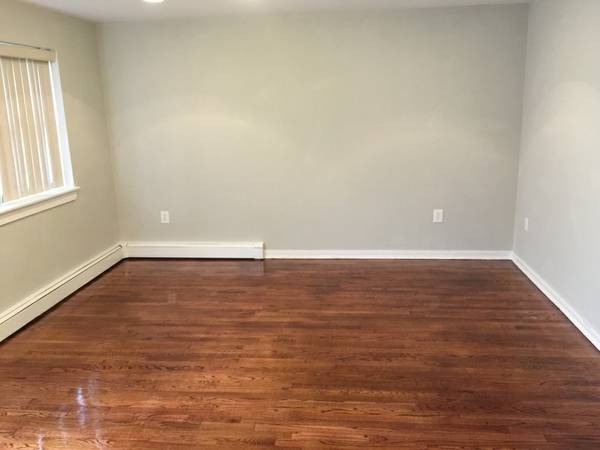 999000  2 FAMILY FOR SALEPARKING GREAT PRICE (bedstuy)