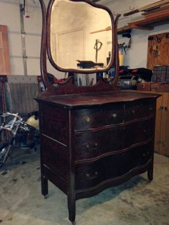 Antique Dresser wMirror