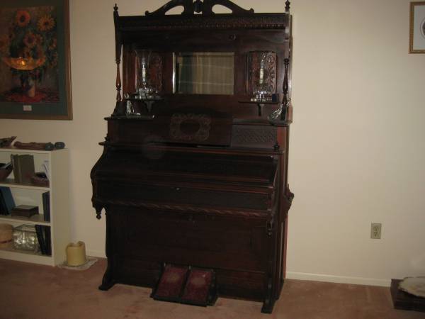 Antique Pump Organ circa 1890