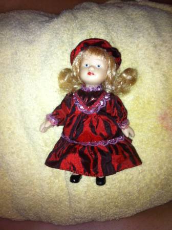 antiques dolls